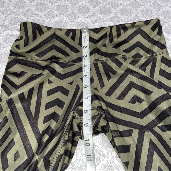 Lululemon Chevron Shuffle Fatigue Green Black 6 - Picture 14 of 15